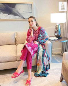 Alyzeh Gabol graceful portrait highlighting her beauty, fashion style, and modeling career in Pakistan