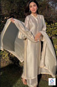 Anmol Baloch Pakistani drama actress in a stylish look during a public appearance