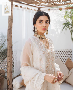 Zara Peerzada Pakistani fashion model profile featuring elegant style and personal details