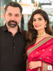 Madiha Iftikhar smiling during a Pakistani entertainment event