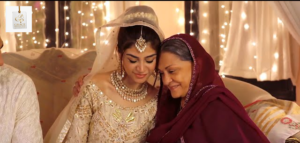 Zoya Nasir portraying her character in Mere Humsafar with Omer Shehzad
