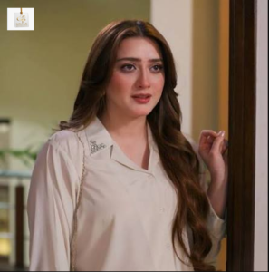 Momina Iqbal in Do Kinaray with Junaid Khan