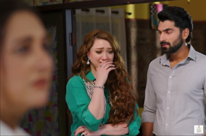Momina Iqbal and Junaid Khan in an emotional scene from Do Kinaray