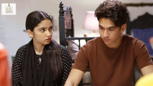 Aina Asif as Annie alongside Samar Jafri in Mayi Ri Pakistani serial