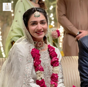 Hajra Yamin in Meri Apnay with Ali Abbas