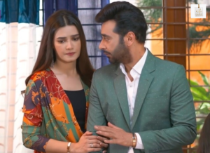 Kiran Haq’s television appearance in Fitoor alongside the drama’s talented cast.