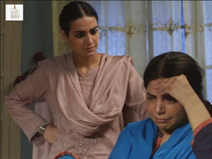Iqra Aziz portraying Ameera in Raqeeb Se, the emotional Hum TV drama featuring Nauman Ijaz.